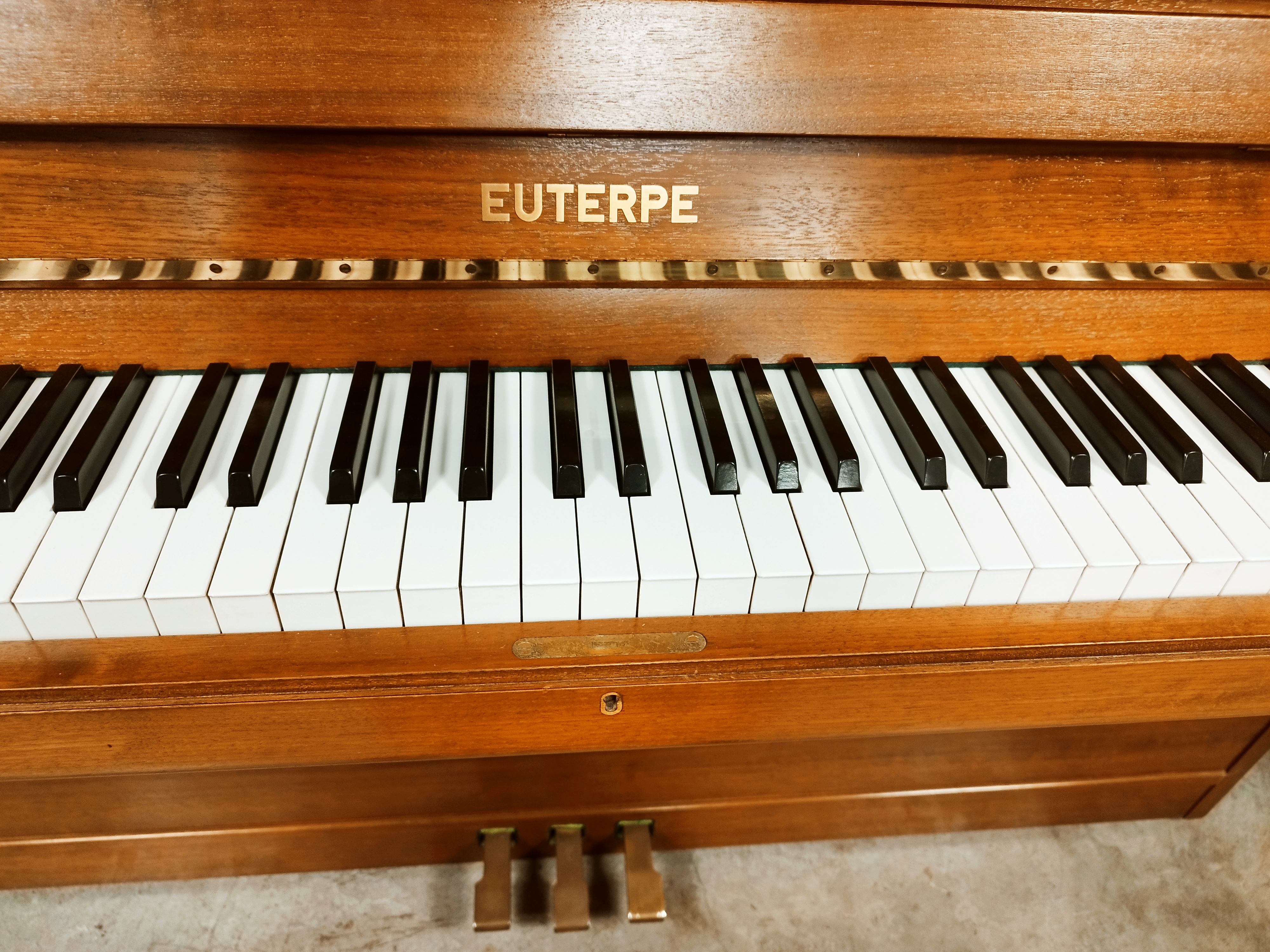 clic pour ouvrir dans un nouvel onglet piano droit Euterpe à acheter sur Montpellier
